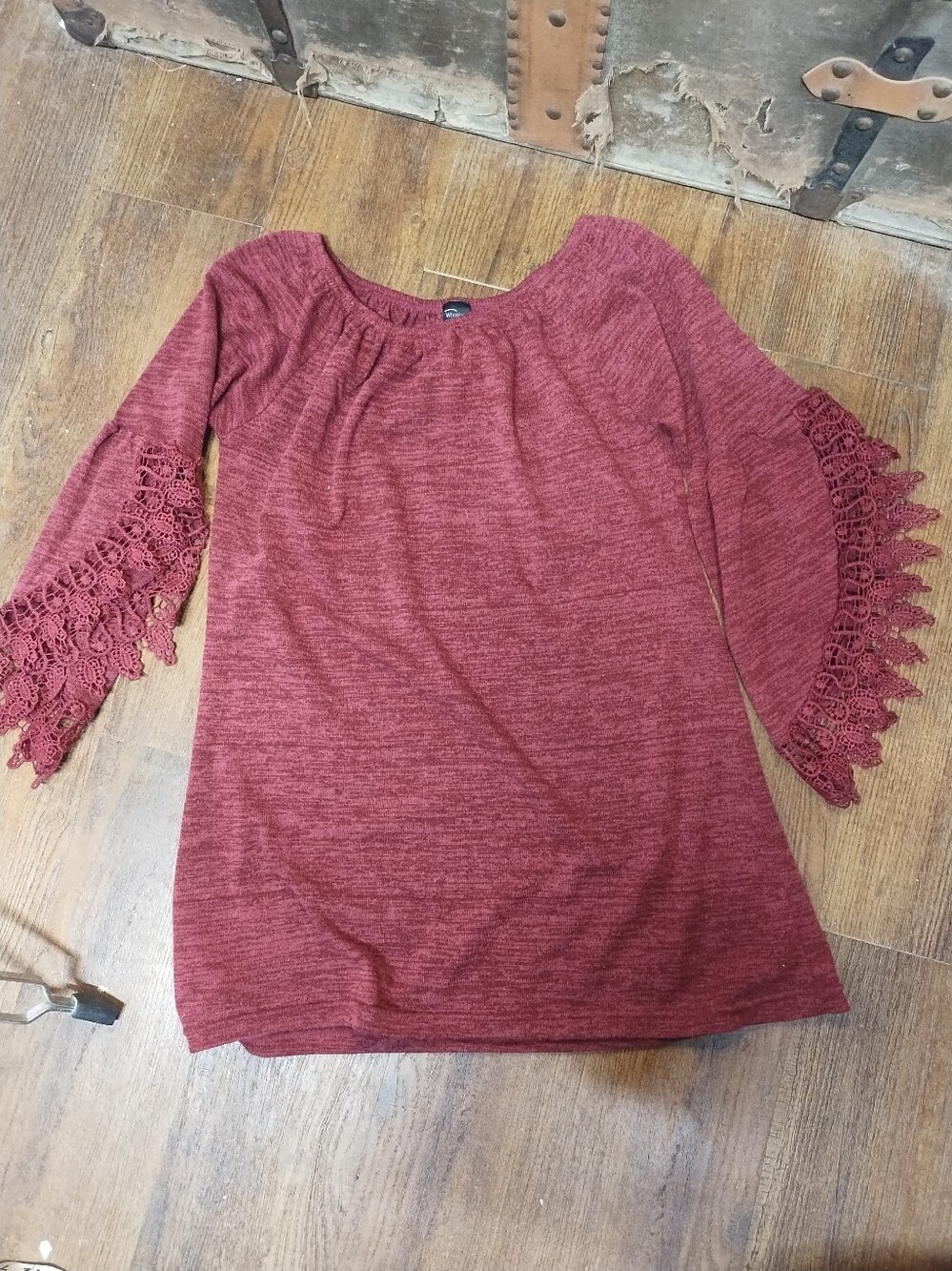 Open Sleeve Lace Tunic Top